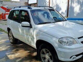 2013 Chevrolet Niva I Рестайлинг, белый, 520000 рублей, вид 3