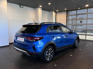 2021 Kia Rio X IV Рестайлинг, синий, 1695000 рублей, вид 3