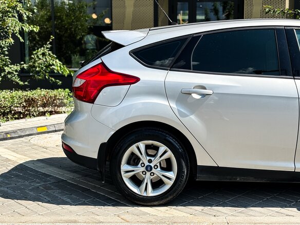 2014 Ford Focus III, серебристый, 760000 рублей - вид 4