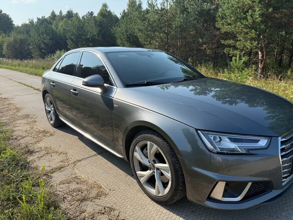 2019 Audi A4 V (B9), серый, 3450000 рублей - вид 2