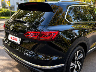 2020 Volkswagen Touareg III, чёрный, 5100000 рублей, вид 5
