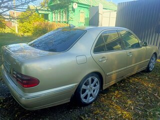 2000 Mercedes-Benz E-Класс 220 II (W210, S210) Рестайлинг, золотистый, 400000 рублей, вид 4