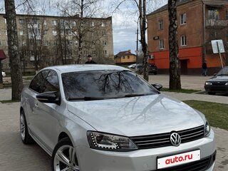 2013 Volkswagen Jetta VI, серебристый, 960000 рублей, вид 2