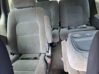 2005 Kia Carnival I Рестайлинг, серебристый, 300000 рублей, вид 4