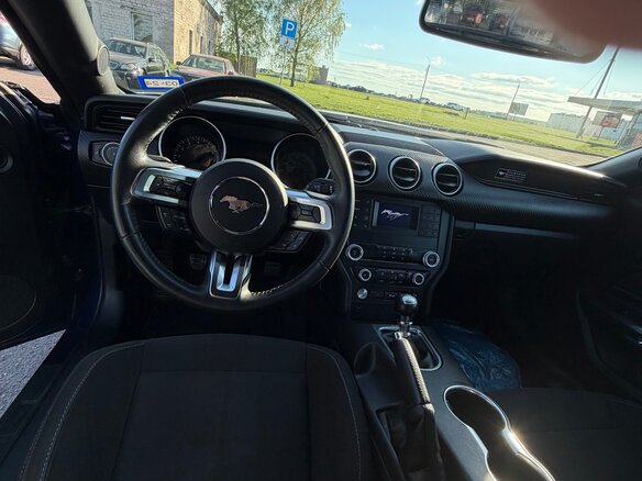 2020 Ford Mustang VI Рестайлинг, синий, 2200000 рублей - вид 16