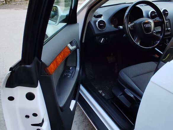 2011 Audi A3 II (8P) Рестайлинг 2, белый, 950000 рублей - вид 13