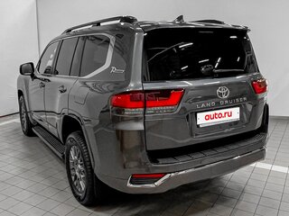 2021 Toyota Land Cruiser 300 Series, серый, 8590000 рублей, вид 4