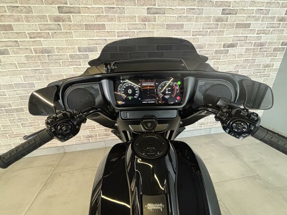 2024 Harley-Davidson Street Glide, чёрный - вид 10