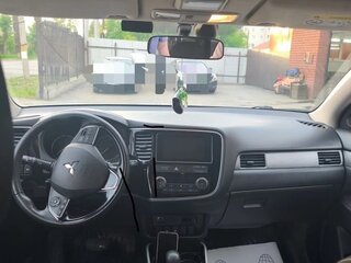 2018 Mitsubishi Outlander III Рестайлинг 2, белый, 2100000 рублей, вид 5