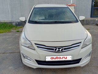 2015 Hyundai Solaris I Рестайлинг, бежевый, 400000 рублей, вид 1