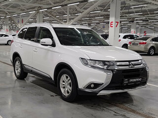 2018 Mitsubishi Outlander III Рестайлинг 2, белый, 1670000 рублей, вид 3