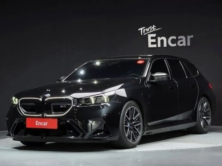 BMW M5 VII (G90)