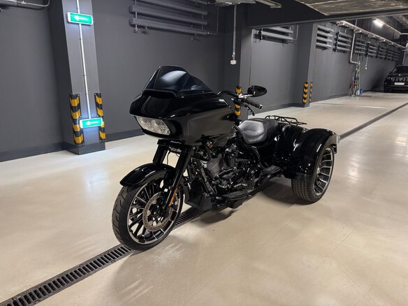 2024 Harley-Davidson Road Glide 3, чёрный, 4300000 рублей - вид 2