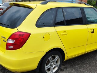 2011 Skoda Fabia II Рестайлинг, жёлтый, 250000 рублей, вид 5