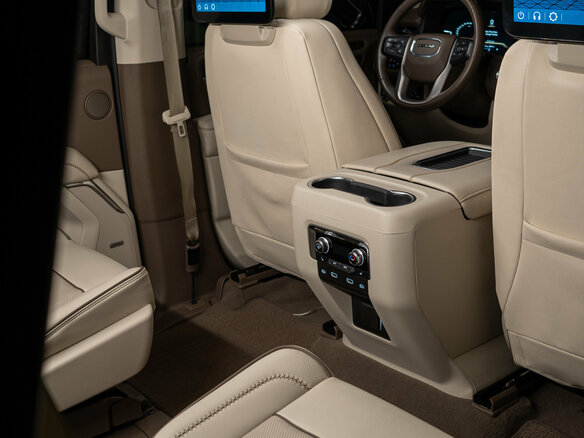 2023 GMC Yukon V, чёрный, 8350000 рублей - вид 23