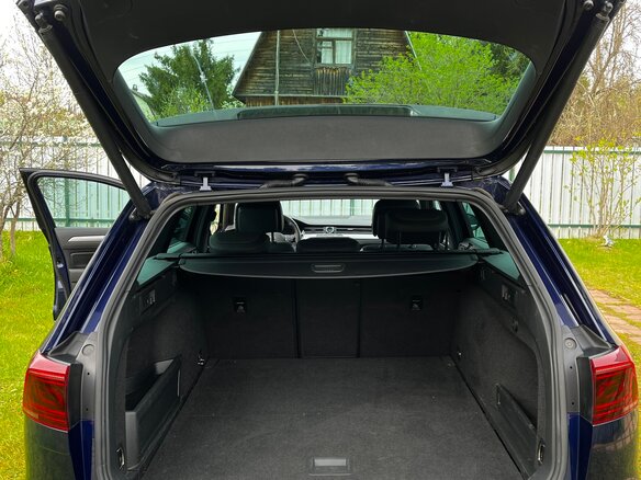 2018 Volkswagen Passat Alltrack B8, синий, 2800000 рублей - вид 10