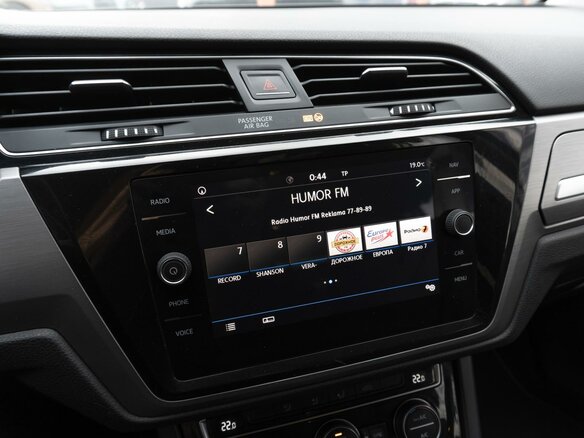 2019 Volkswagen Touran II, серый, 1819000 рублей - вид 16