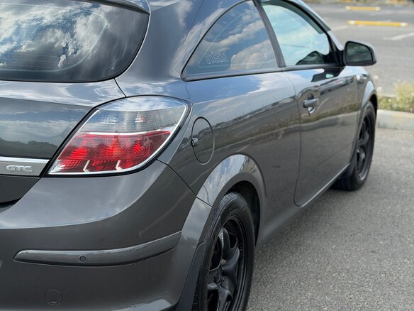 2010 Opel Astra GTC H Рестайлинг, серый, 540000 рублей - вид 2
