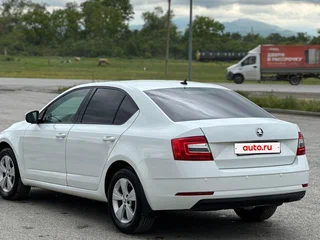 2018 Skoda Octavia III (A7) Рестайлинг, белый, 900000 рублей, вид 3
