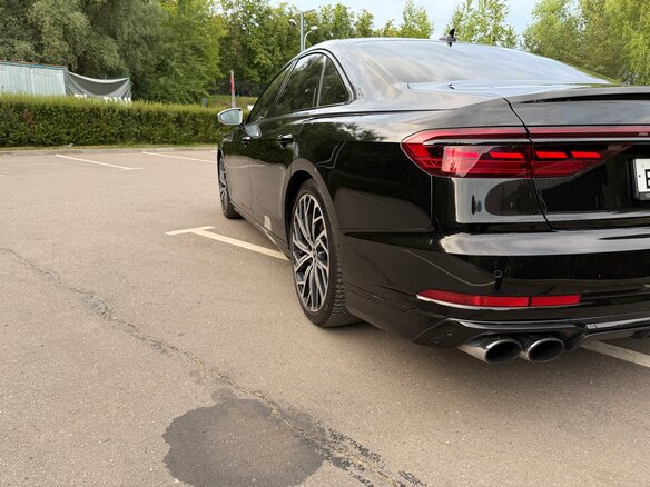 2023 Audi S8 IV (D5) Рестайлинг, чёрный - вид 7