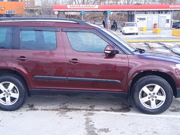 2011 Skoda Yeti I, пурпурный, 600000 рублей - вид 1