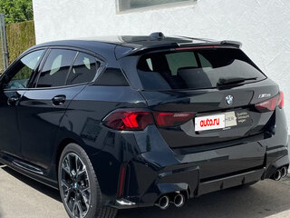 2025 BMW 1 серии M135i xDrive IV (F70), чёрный, 6333562 рублей, вид 2