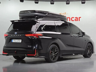 2024 Toyota Sienna IV, чёрный, 7533000 рублей, вид 2