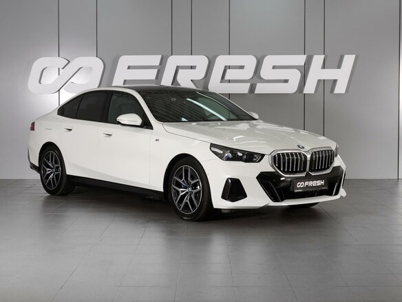 2024 BMW 5 серии 520i VIII (G60/G61/G68), белый, 7499000 рублей