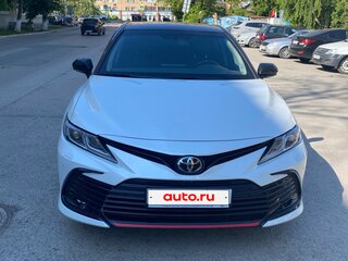 2021 Toyota Camry VIII (XV70) Рестайлинг, белый, 4100000 рублей, вид 1