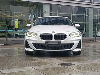 2023 BMW 1 серии 120i III (F52) Рестайлинг, белый, 1890000 рублей, вид 5