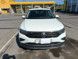 2021 Volkswagen Tiguan II Рестайлинг, белый, 1790000 рублей, вид 2