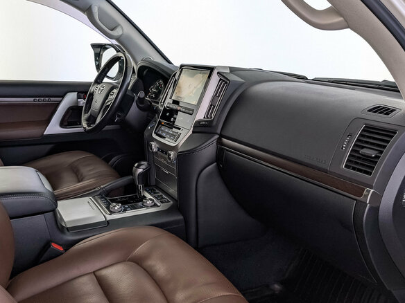 2016 Toyota Land Cruiser 200 Series Рестайлинг 2, белый - вид 13