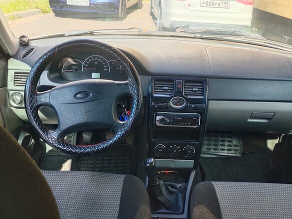 2010 Lada (ВАЗ) Priora I, белый, 255000 рублей - вид 6