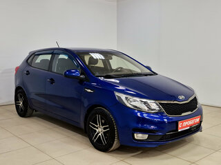2015 Kia Rio 6-speed III, синий, 895000 рублей, вид 3