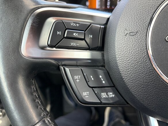 2020 Ford Mustang VI Рестайлинг, оранжевый, 3450000 рублей - вид 29