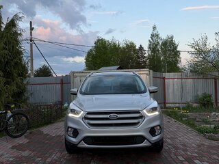 2017 Ford Kuga II Рестайлинг, серебристый, 1500000 рублей, вид 1