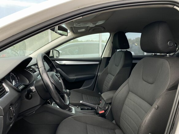 2014 Skoda Octavia III (A7), белый, 849000 рублей - вид 17