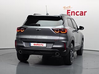 2024 Chevrolet TrailBlazer III Рестайлинг, серый, 2513000 рублей, вид 4