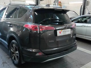 2018 Toyota RAV4 IV (XA40) Рестайлинг, коричневый, 2638000 рублей, вид 4