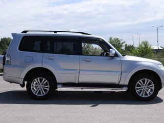 2014 Mitsubishi Pajero IV Рестайлинг 1, серебристый, 2208822 рублей, вид 4