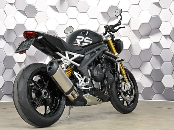 2022 Triumph Speed Triple, чёрный, 1379000 рублей - вид 6