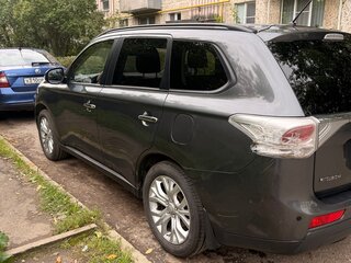 2013 Mitsubishi Outlander III, серый, 1380000 рублей, вид 3