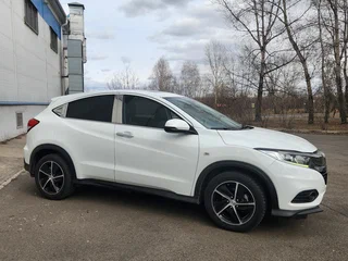 2022 Honda Vezel I Рестайлинг, белый, 1450000 рублей, вид 3