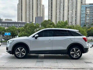 2021 Audi Q2 L e-tron I Рестайлинг, белый, 1429099 рублей, вид 4