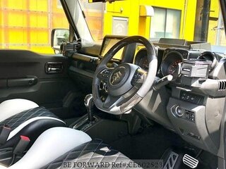 2022 Suzuki Jimny Sierra IV, серый, 1610000 рублей, вид 4