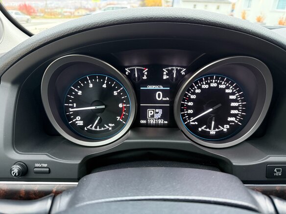 2014 Toyota Land Cruiser 200 Series Рестайлинг 1, серый, 5000000 рублей - вид 5
