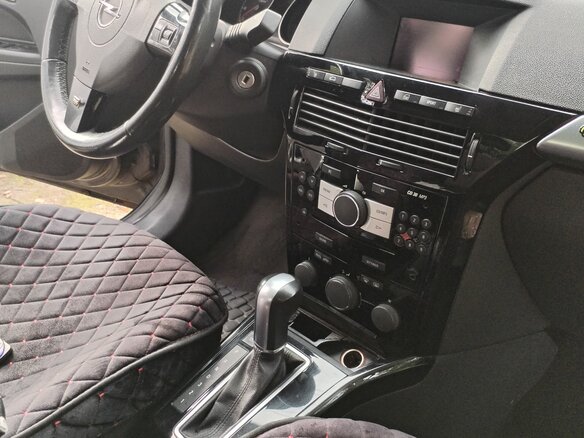 2011 Opel Astra H Рестайлинг, серый, 410000 рублей - вид 3