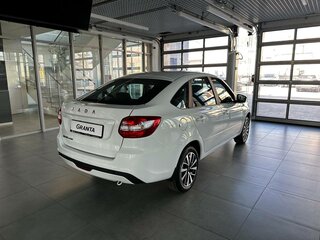 2026 Lada (ВАЗ) Granta I Рестайлинг, белый, 1324000 рублей, вид 5