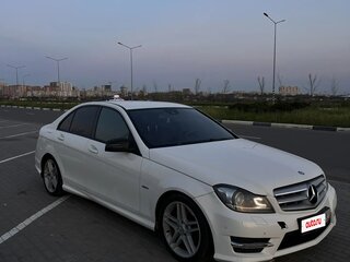 2011 Mercedes-Benz C-Класс 180 BlueEFFICIENCY III (W204) Рестайлинг, белый, 1100000 рублей, вид 3