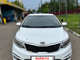 2017 Kia Rio III Рестайлинг, белый, 750000 рублей, вид 1